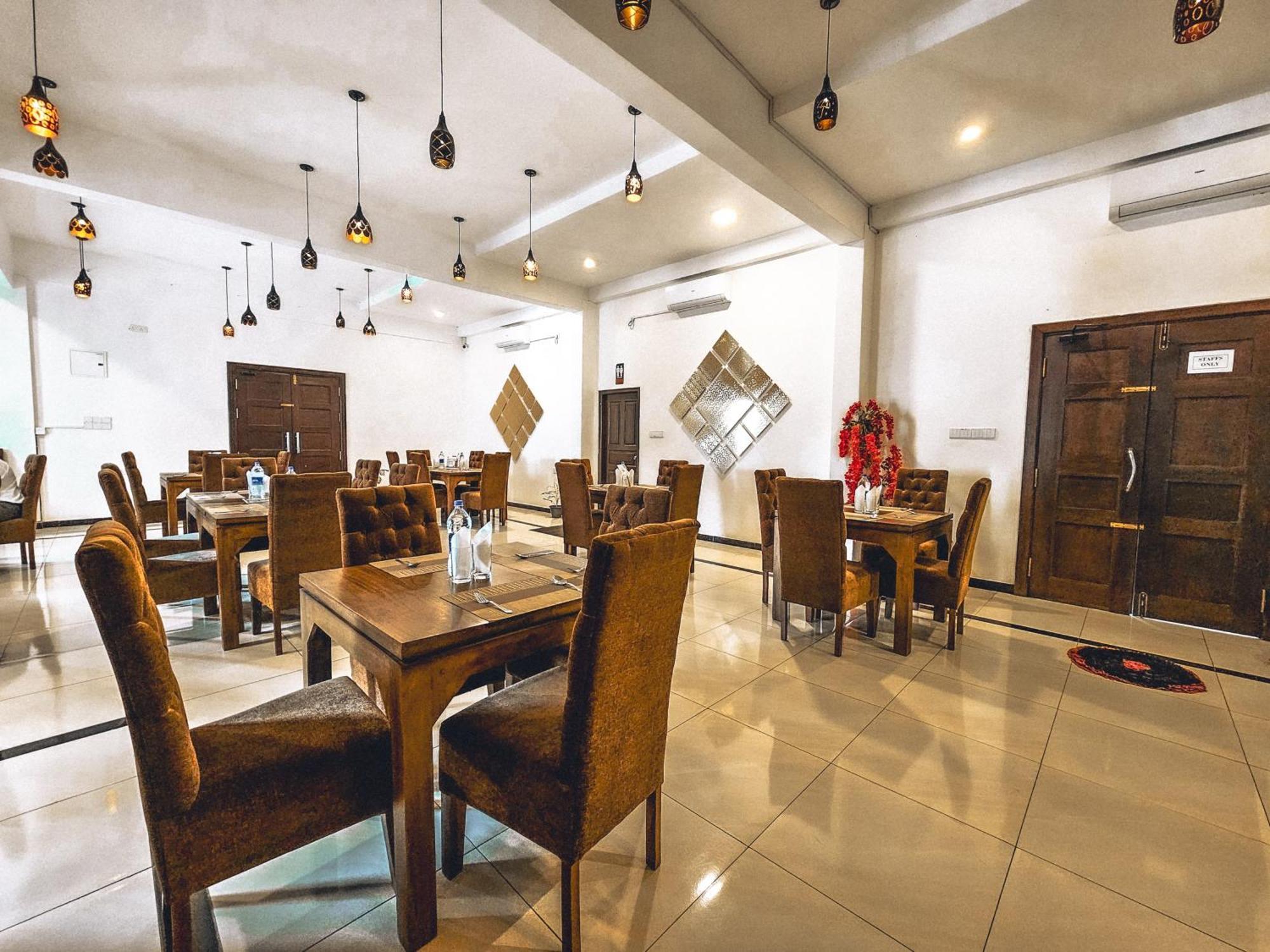 Hotel Northway Vavuniya Luaran gambar